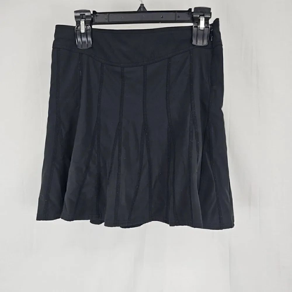ATHLETA Wear About Skort Black Skirt w/ Shorts A-Line Zip Pocket  Size 2
